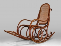 Thonet furniture at the top of the popularity of the 20th century