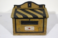 Poštovní muzeum - 9 kusů dřevěných a kovových poštovních schránek