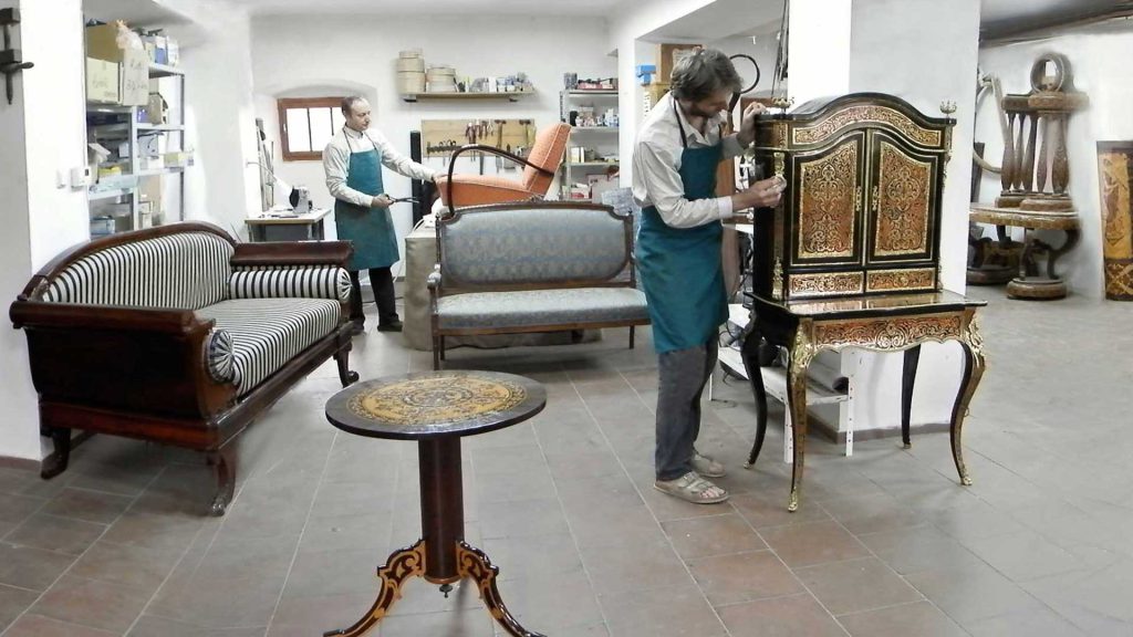 Restaurování nábytku Praha